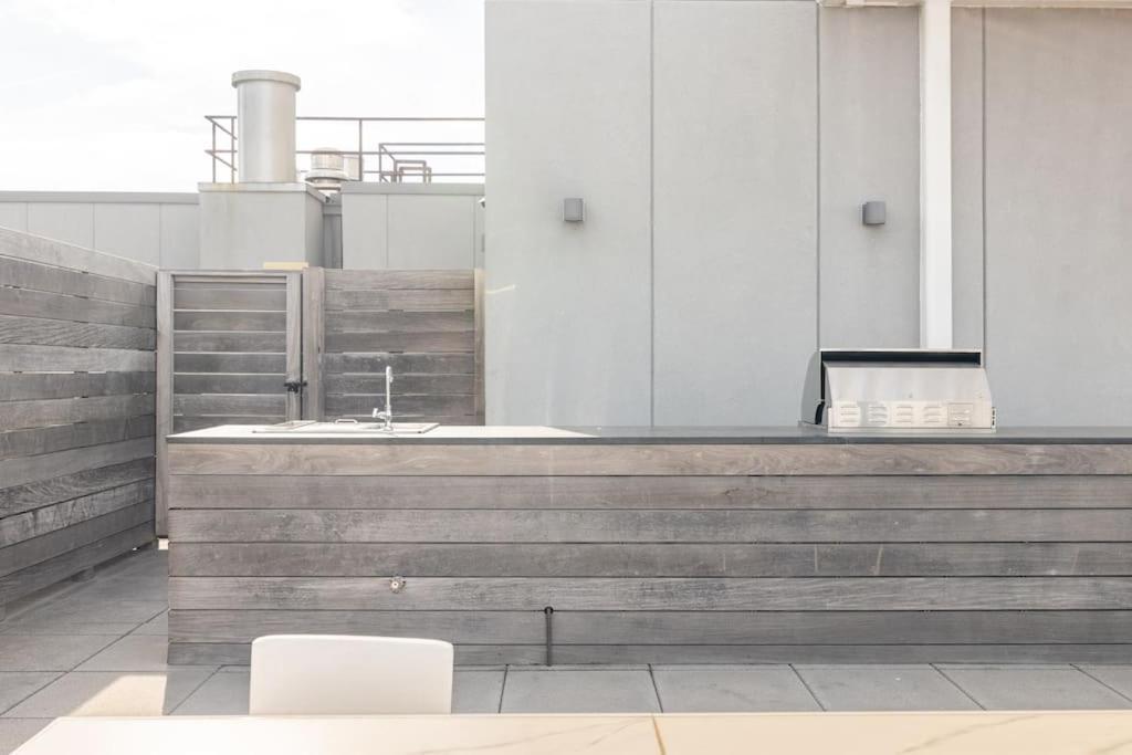 Brand New Five Bedroom Penthouse Pangsapuri *
